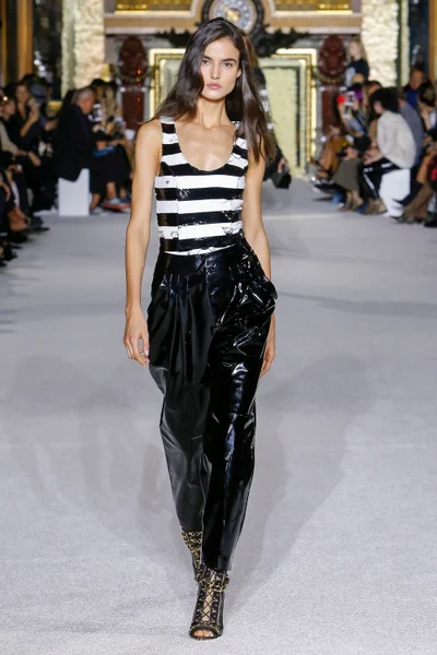 Look 25